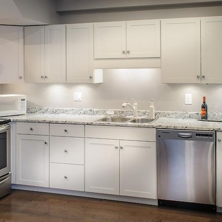 Moncton Suites - Apartments Across Georges Dumont Extérieur photo