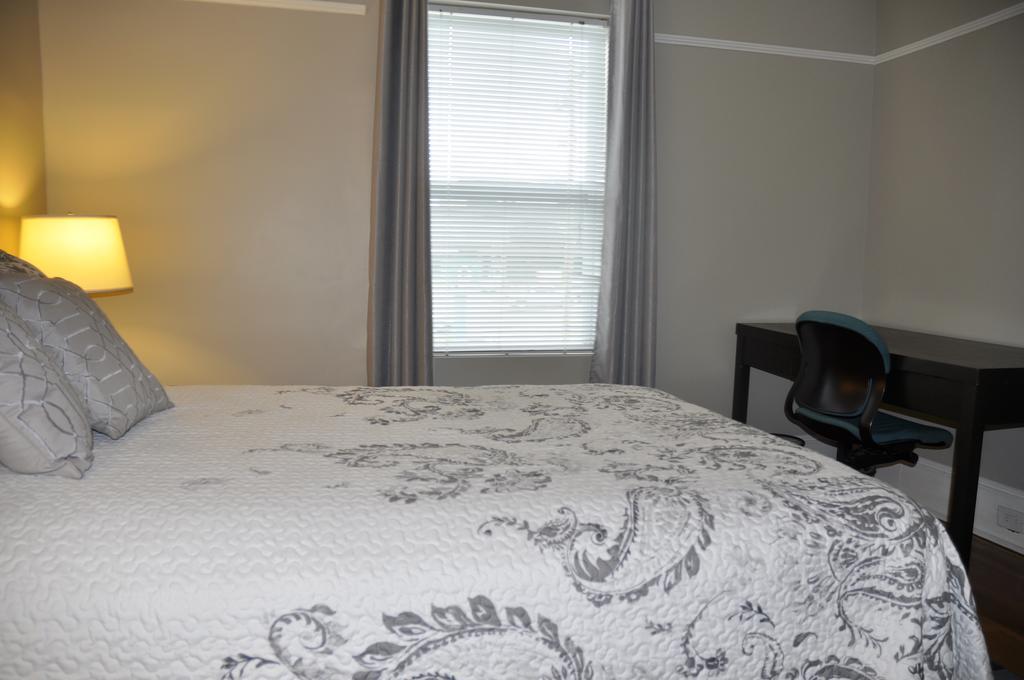 Moncton Suites - Apartments Across Georges Dumont Extérieur photo