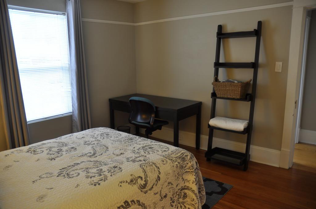 Moncton Suites - Apartments Across Georges Dumont Extérieur photo