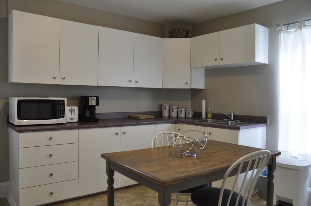 Moncton Suites - Apartments Across Georges Dumont Extérieur photo