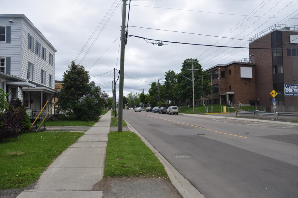 Moncton Suites - Apartments Across Georges Dumont Extérieur photo