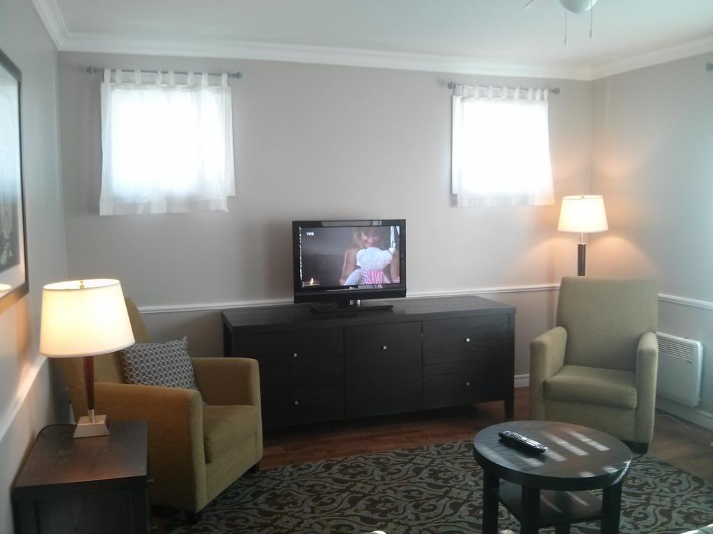 Moncton Suites - Apartments Across Georges Dumont Extérieur photo