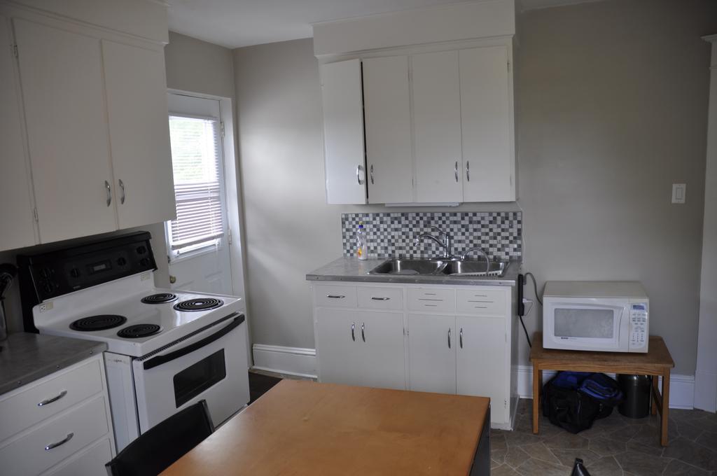 Moncton Suites - Apartments Across Georges Dumont Extérieur photo