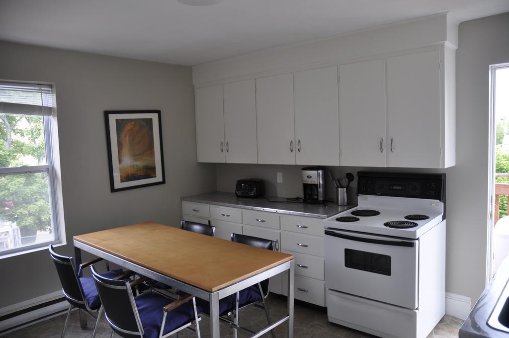 Moncton Suites - Apartments Across Georges Dumont Extérieur photo