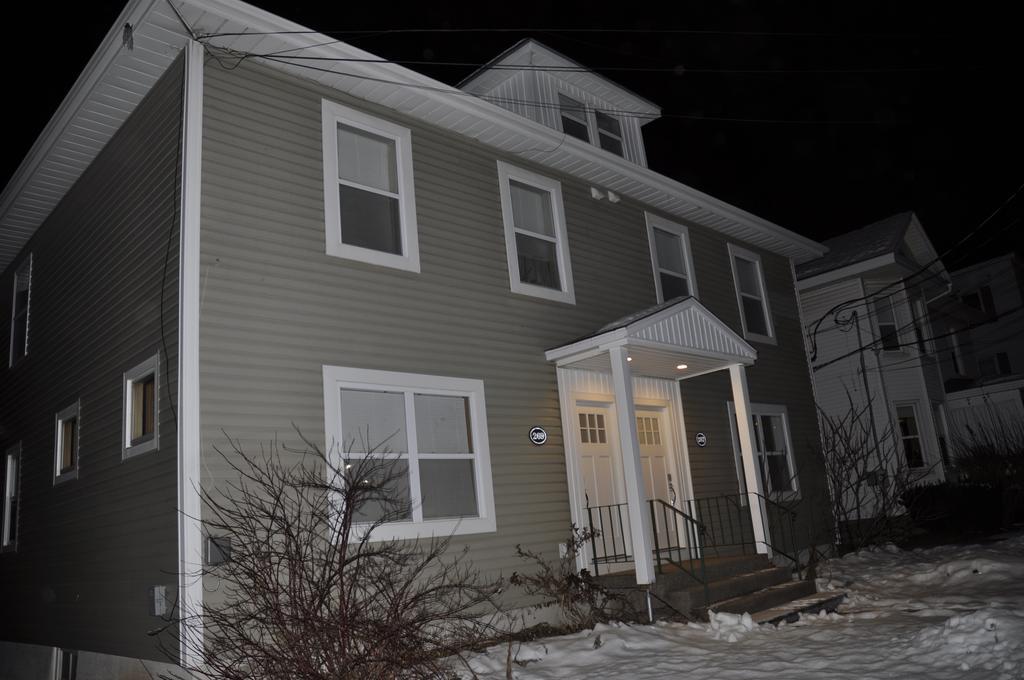 Moncton Suites - Apartments Across Georges Dumont Extérieur photo