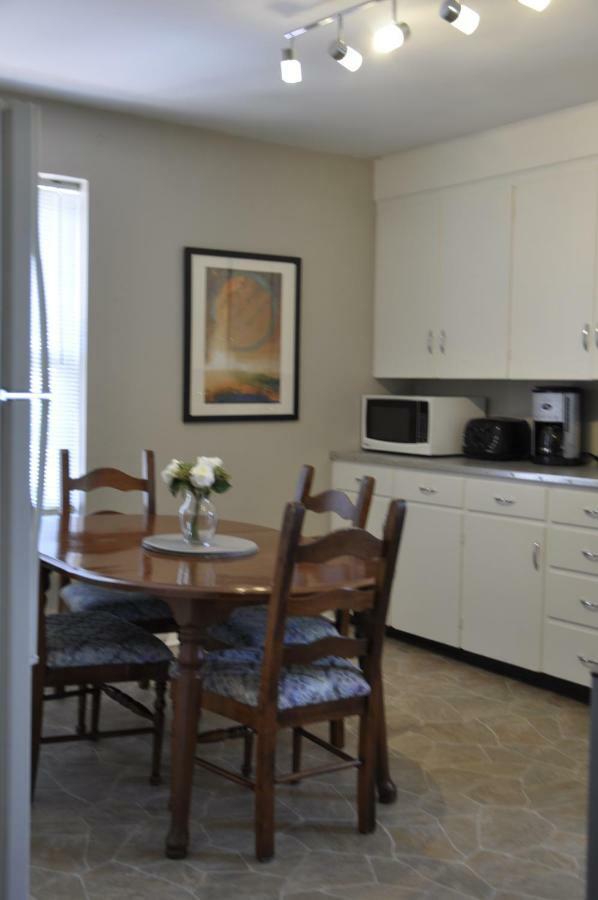 Moncton Suites - Apartments Across Georges Dumont Extérieur photo