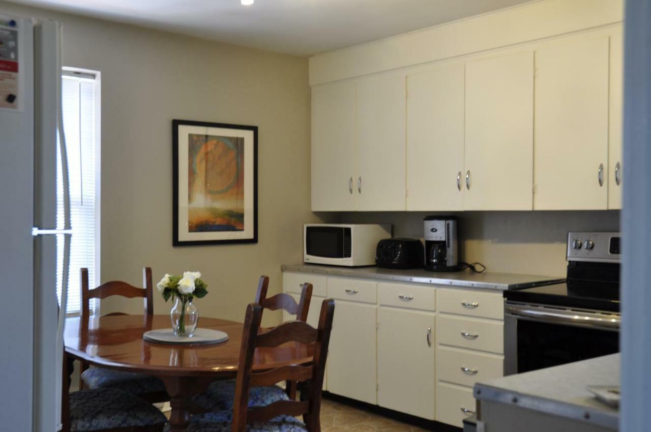 Moncton Suites - Apartments Across Georges Dumont Extérieur photo