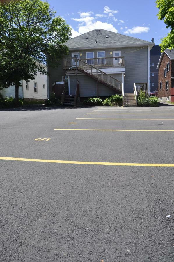 Moncton Suites - Apartments Across Georges Dumont Extérieur photo